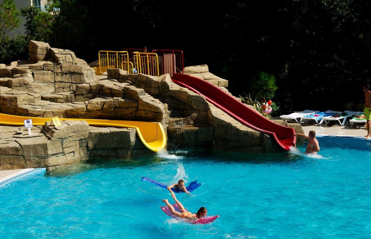 Apollo Spa Resort - Premium All-Inclusive , Pools & Free Beach, Individual Ac In Every Room Goldstrand Exterior foto