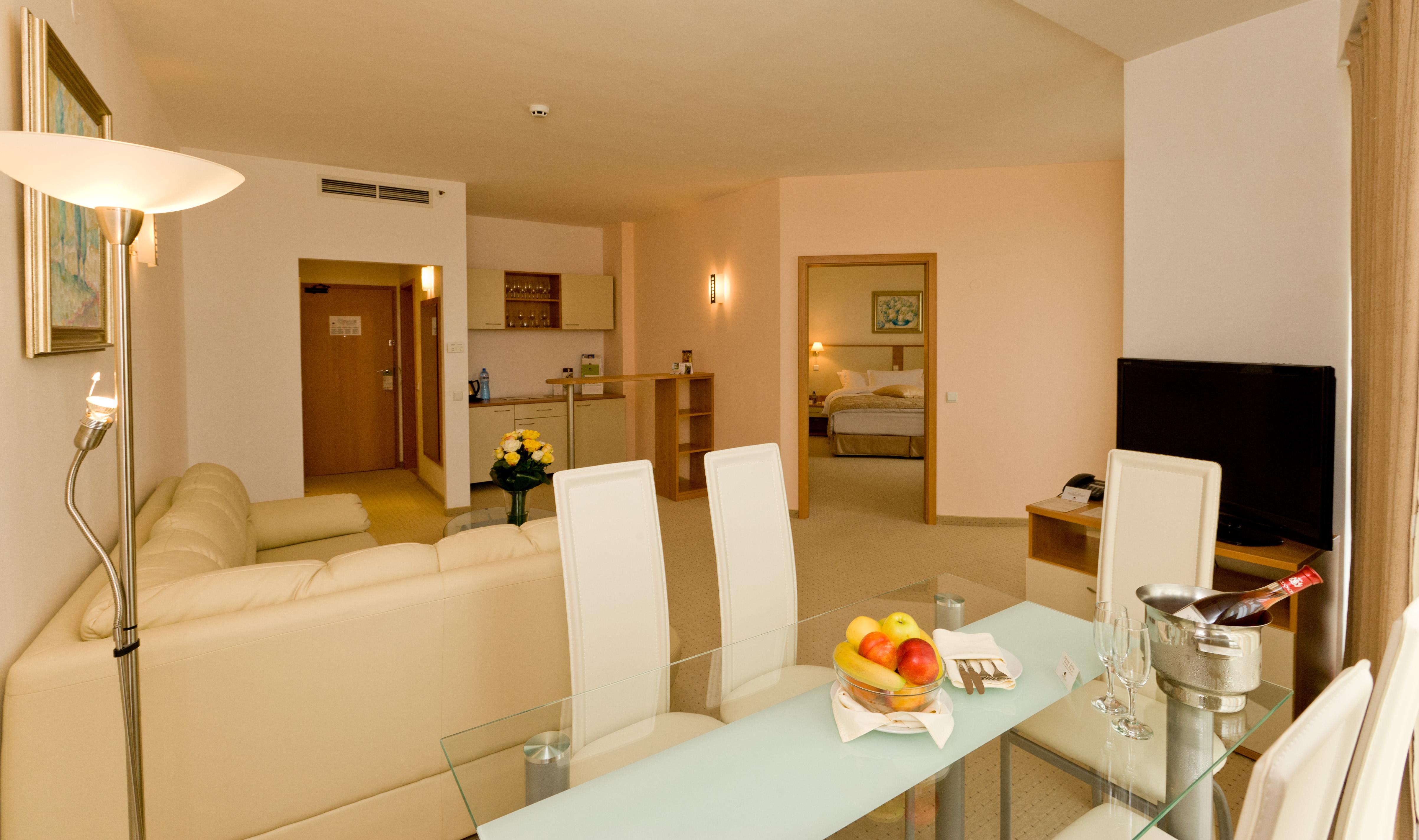 Apollo Spa Resort - Premium All-Inclusive , Pools & Free Beach, Individual Ac In Every Room Goldstrand Exterior foto