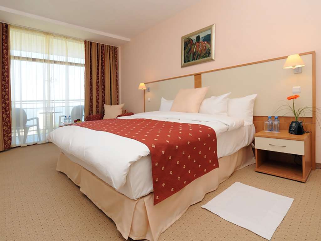 Apollo Spa Resort - Premium All-Inclusive , Pools & Free Beach, Individual Ac In Every Room Goldstrand Zimmer foto