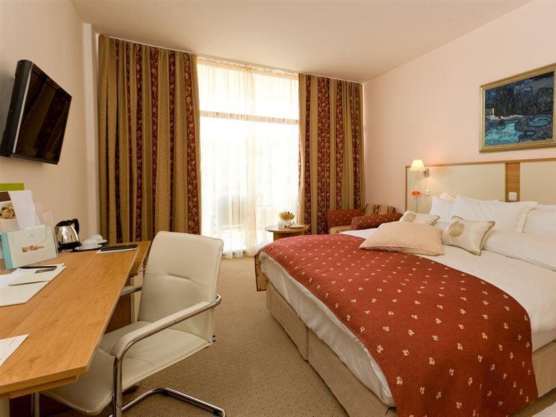 Apollo Spa Resort - Premium All-Inclusive , Pools & Free Beach, Individual Ac In Every Room Goldstrand Exterior foto